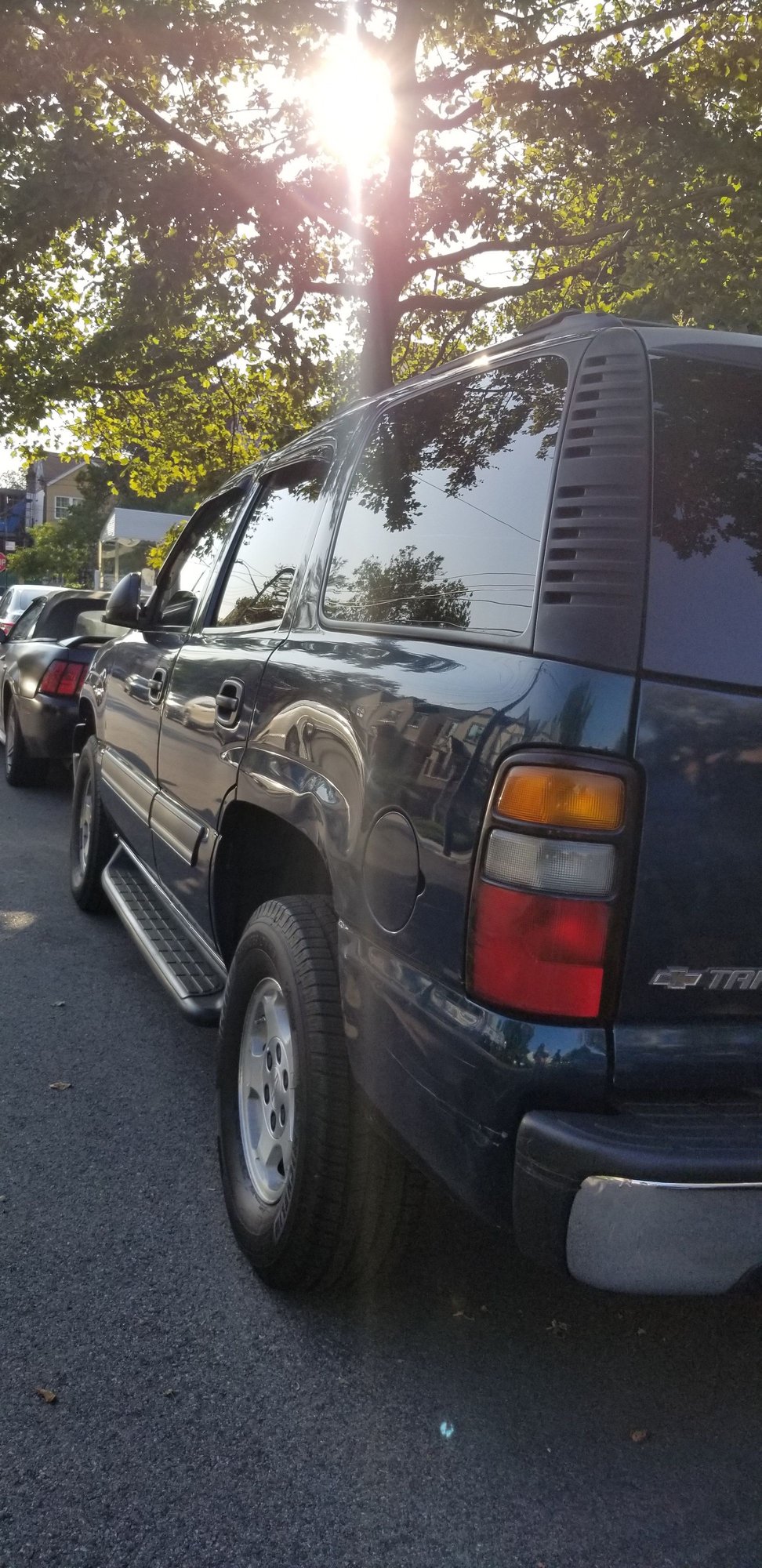 2005 Chevrolet Tahoe - 2005 Chevrolet Tahoe LS  4x4 - Used - VIN 1gnek13t15r275009 - 108,800 Miles - 8 cyl - 4WD - Automatic - SUV - Blue - Queens, NY 11432, United States