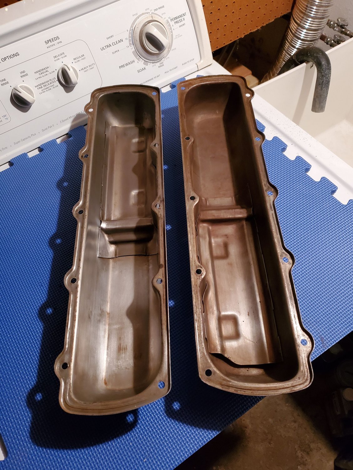Oldsmobile 350 Non Notched Valve covers 80.00