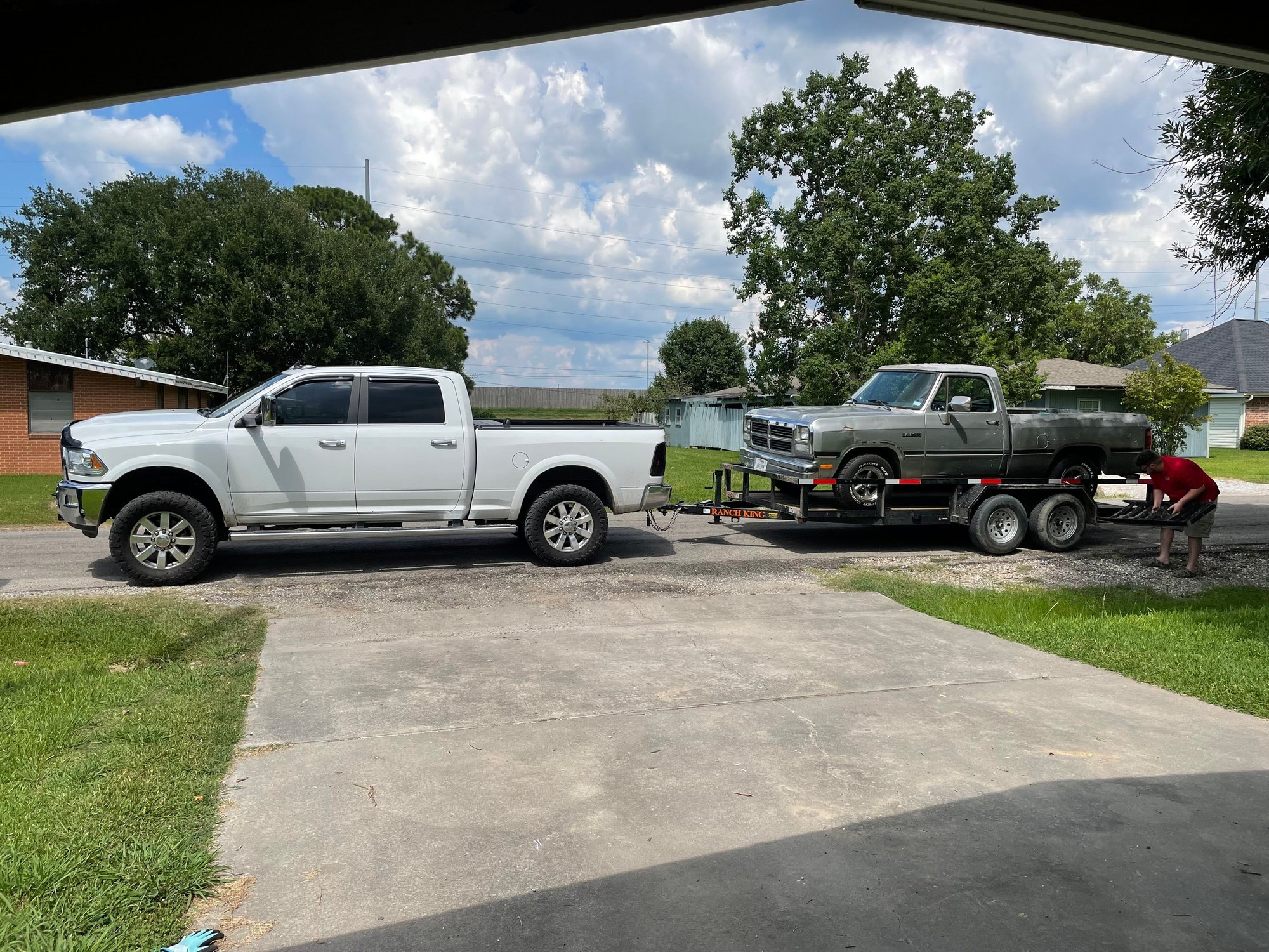 Leaving the City Moving to the Country Previouis Daily 2018 2500 Longhorn Cummins Leveled on 35x11.5