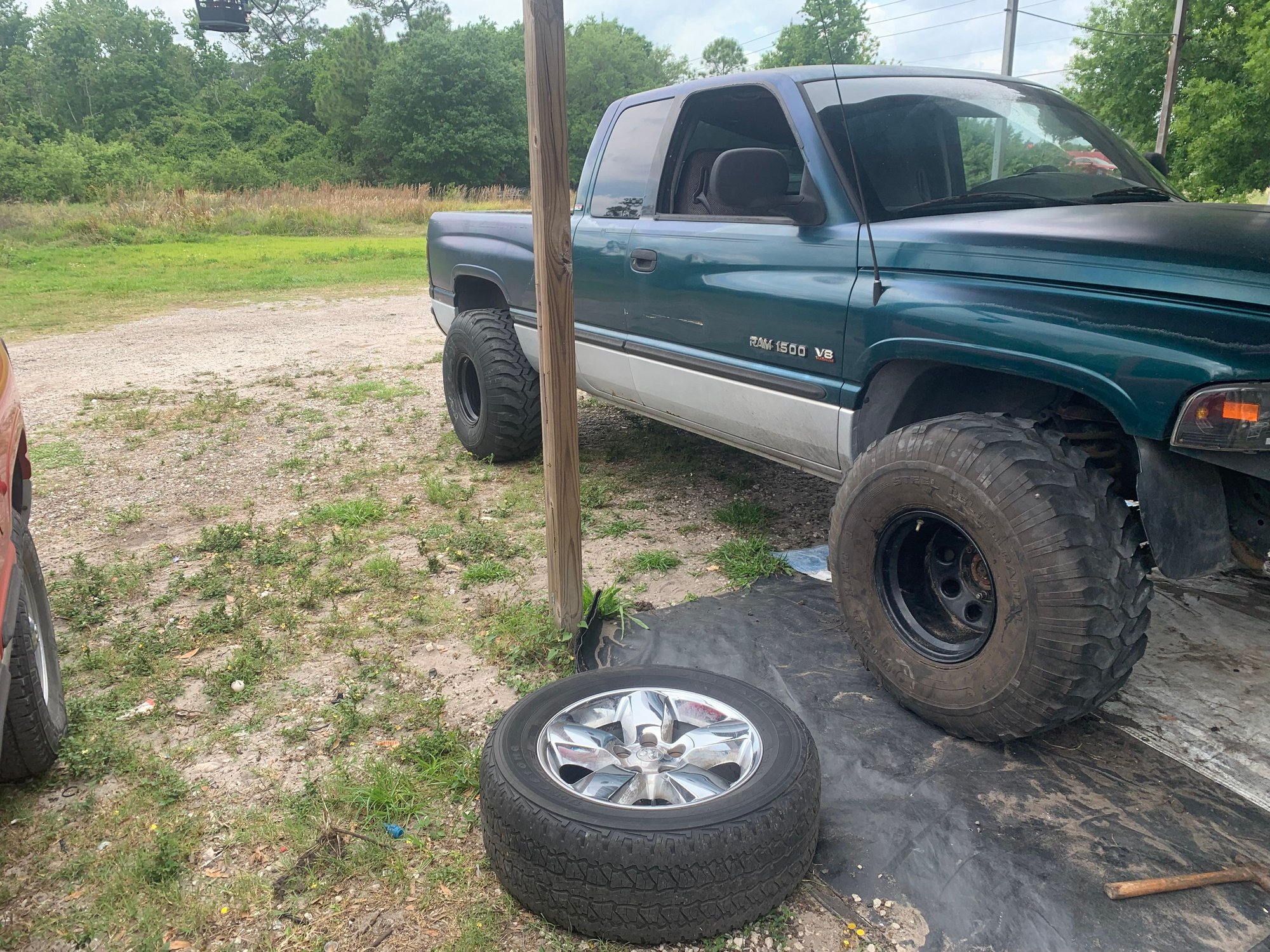 Mud truck on 36x14.5r15 with some Bart 12 wides