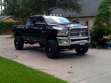 2010 Dodge Ram with 6&quot; suspension lift on 35s with 20's