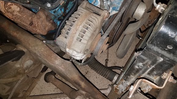 This is the alternator in Isaacs truck. Is this internally or externally regulated?