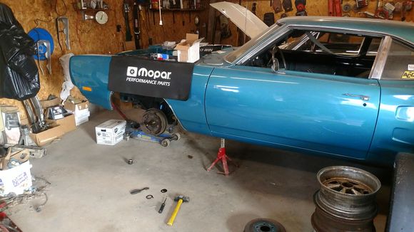 69.5 Q5 SIX PACK Bee, auto. Purchased new 9-04-69. Under construction. 41,000 original miles.