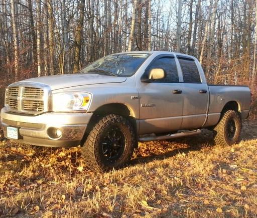 Before I put my flares on 
2.5 in level kit and 295/7r 18  nitto trail grapplers