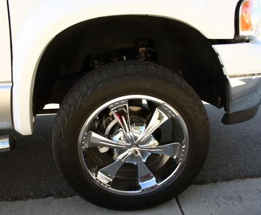 Leveled--- just need bigger tires now.