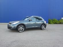 girlfriends 2008 infiniti EX35
-20&quot; ultra platinum widow rims 255/40 at all corners