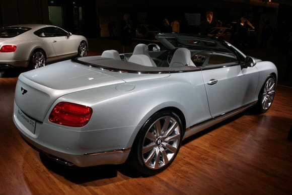 Bentley Continental GTC 4