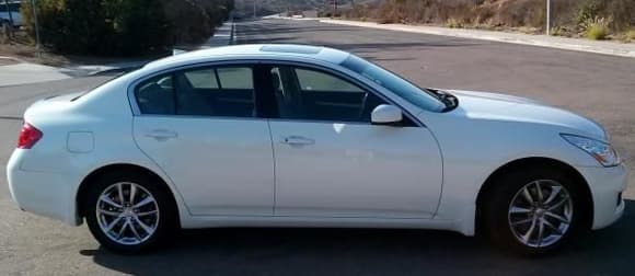 2008 G35X after detailing and polycoat paint sealant applied.