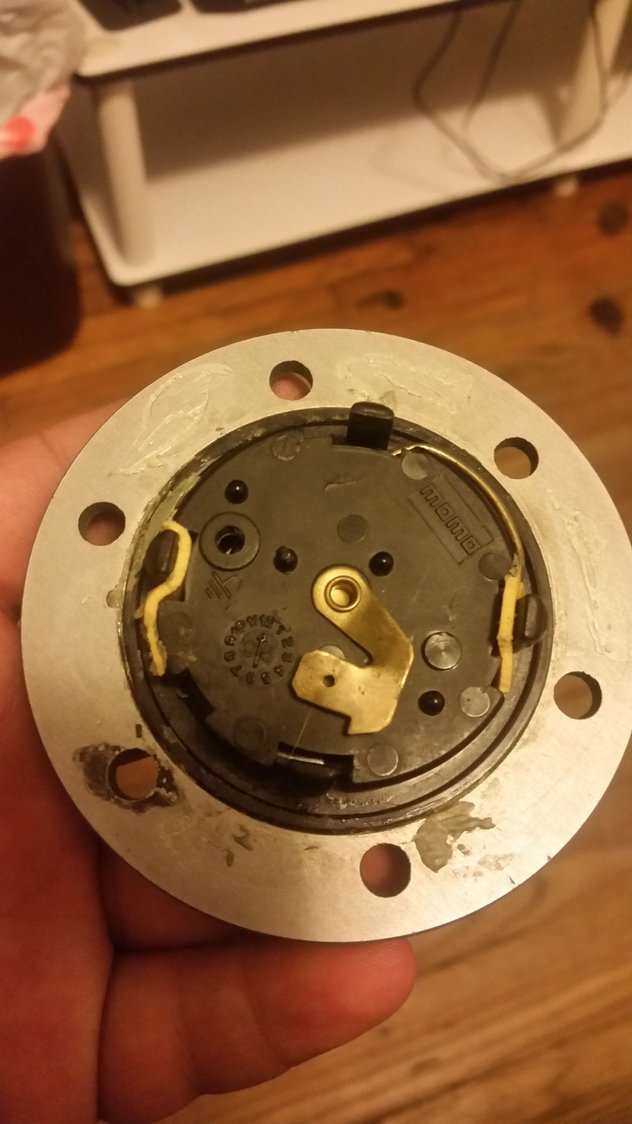 Wiring up MOMO horn button with NRG quick release. HondaTech Honda