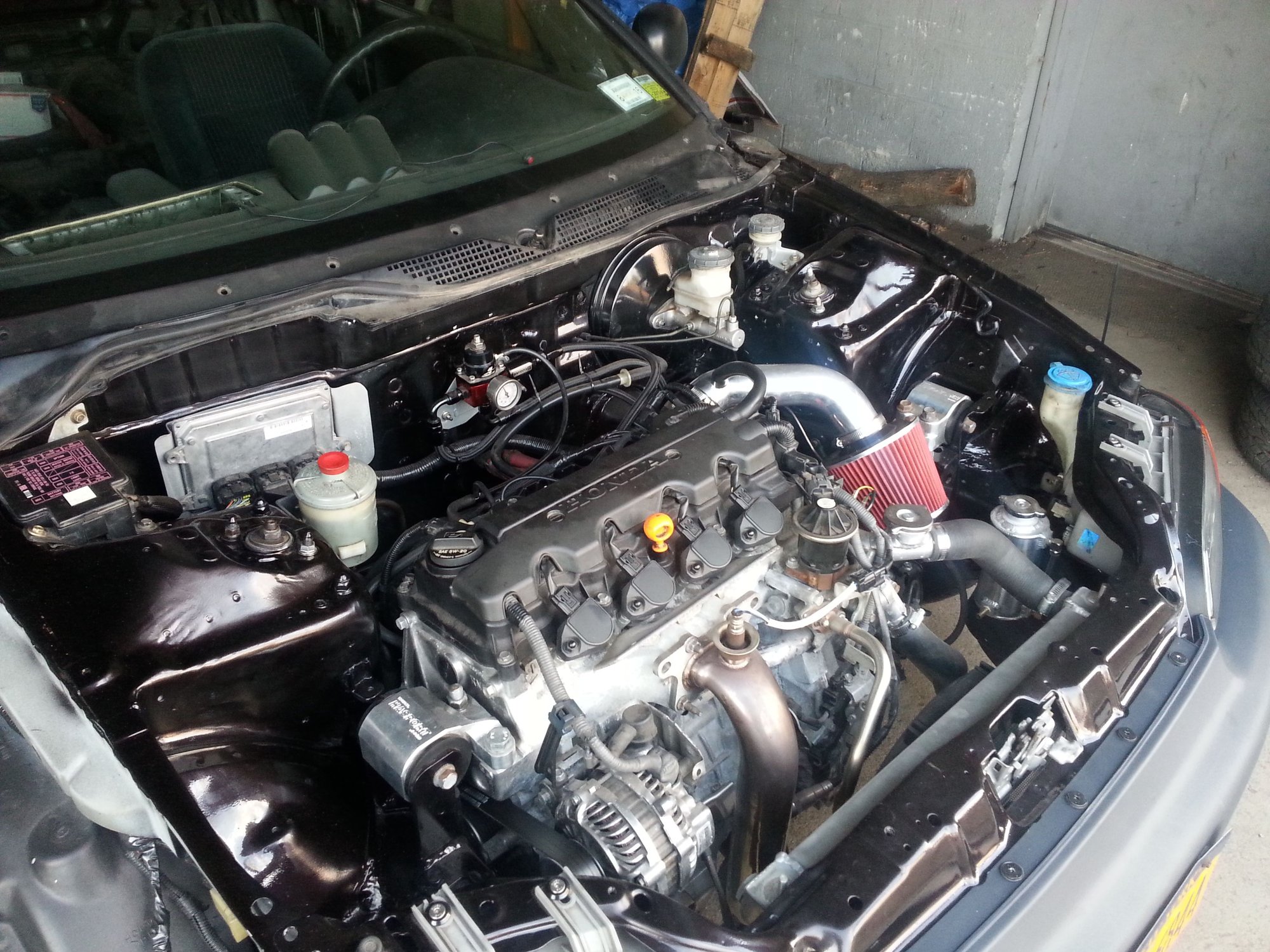Thought you guys might get a kick out of the R18 swap into a Eg chassis.