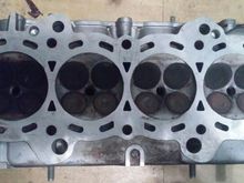 Honda CRV B20Z1/PPA-2 DOHC nonvtec cylinderhead combustion chambers view