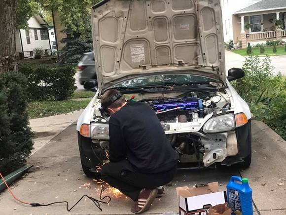 Notching lower radiator support