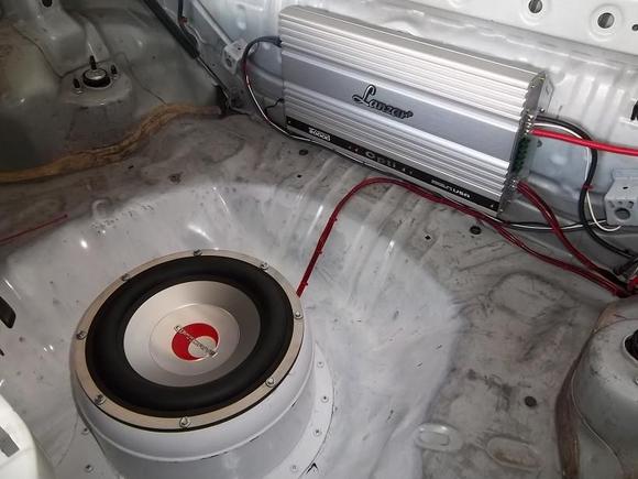 Nice under spare tire sub woofer
