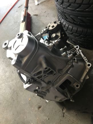 Got the head mounted on and sprayed the engine and trans with a ceramic engine coating. I know some people don’t like this but I think it will look extremely good when it’s sitting in the bay.