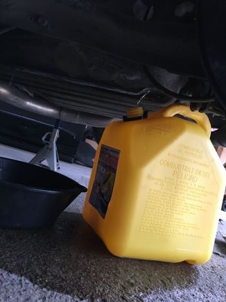 Drained the few extra gallons that I could to reduce the weight of the tank.  I couldn’t burn any more with the old Walbro strainer not reaching the bottom of the tank.