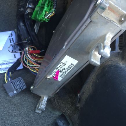 Believed to be a 99-00 d16y7 manual ECU.