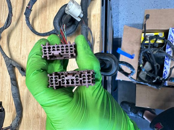 12p vs 14p C210 Connector