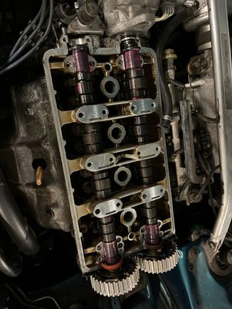 Middle 3 cam holders are on