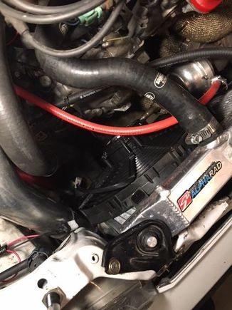 Fan overhanging edge of rad