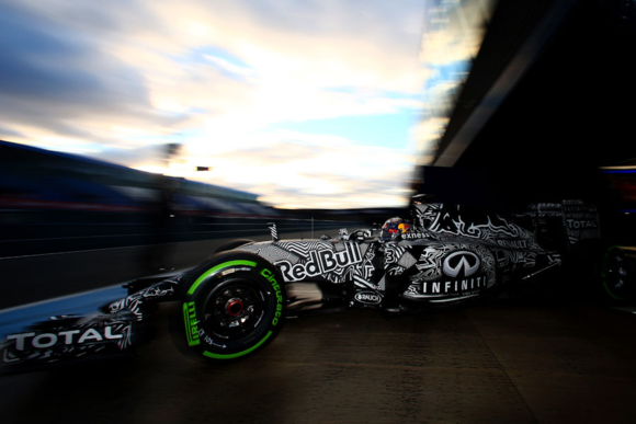 Ricciardo leaving pits.........