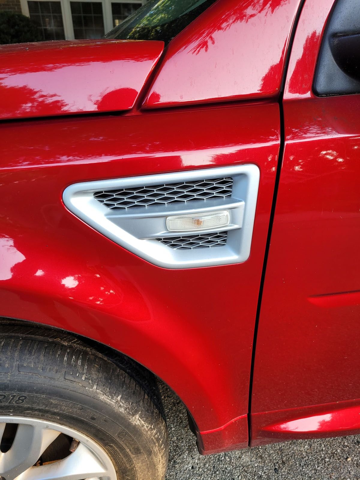 2012 Land Rover LR2 - Heartbroken! Selling my 2012 LR2 HSE - Used - VIN SALFT2BN8CH283137 - 133,343 Miles - 6 cyl - AWD - Automatic - SUV - Red - Tallahassee, FL 32309, United States