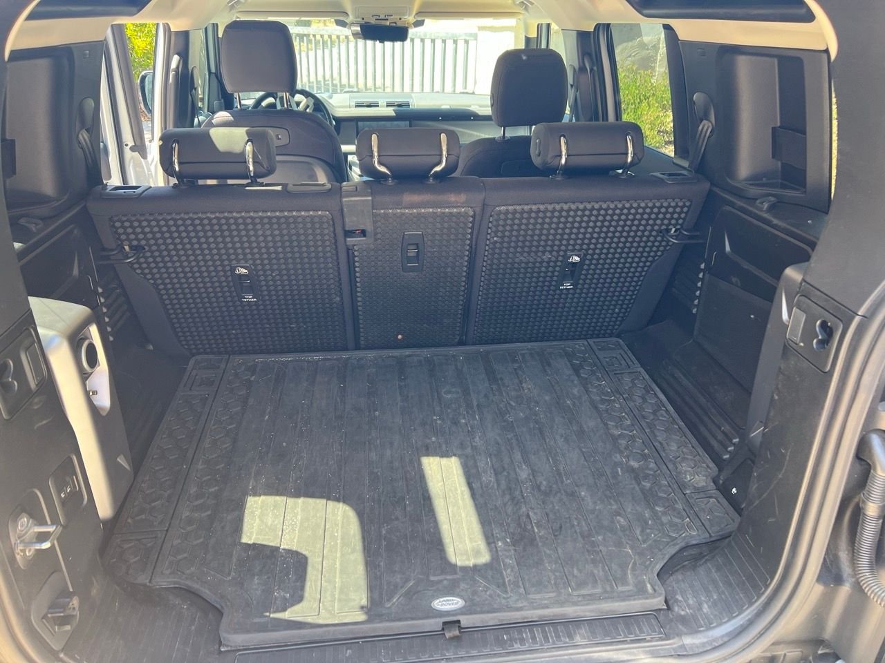2021 Land Rover Defender - Looking For a Good Home - 2021 Defender 110 SE - Used - VIN SALEP7RU1M2041000 - 39,500 Miles - 6 cyl - AWD - Automatic - SUV - Silver - Los Gatos, CA 95033, United States