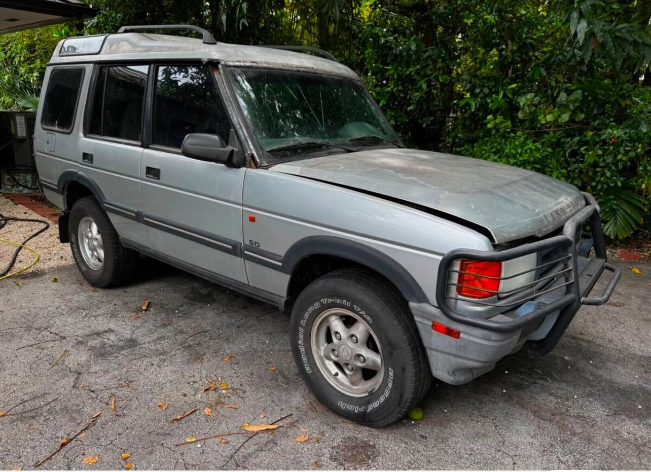 1997 Land Rover Discovery - 1997 discovery 1 SD 5-speed - Used - VIN Saljy1288va550699 - 145,000 Miles - 8 cyl - 4WD - Manual - SUV - Silver - Ocala, FL 34474, United States