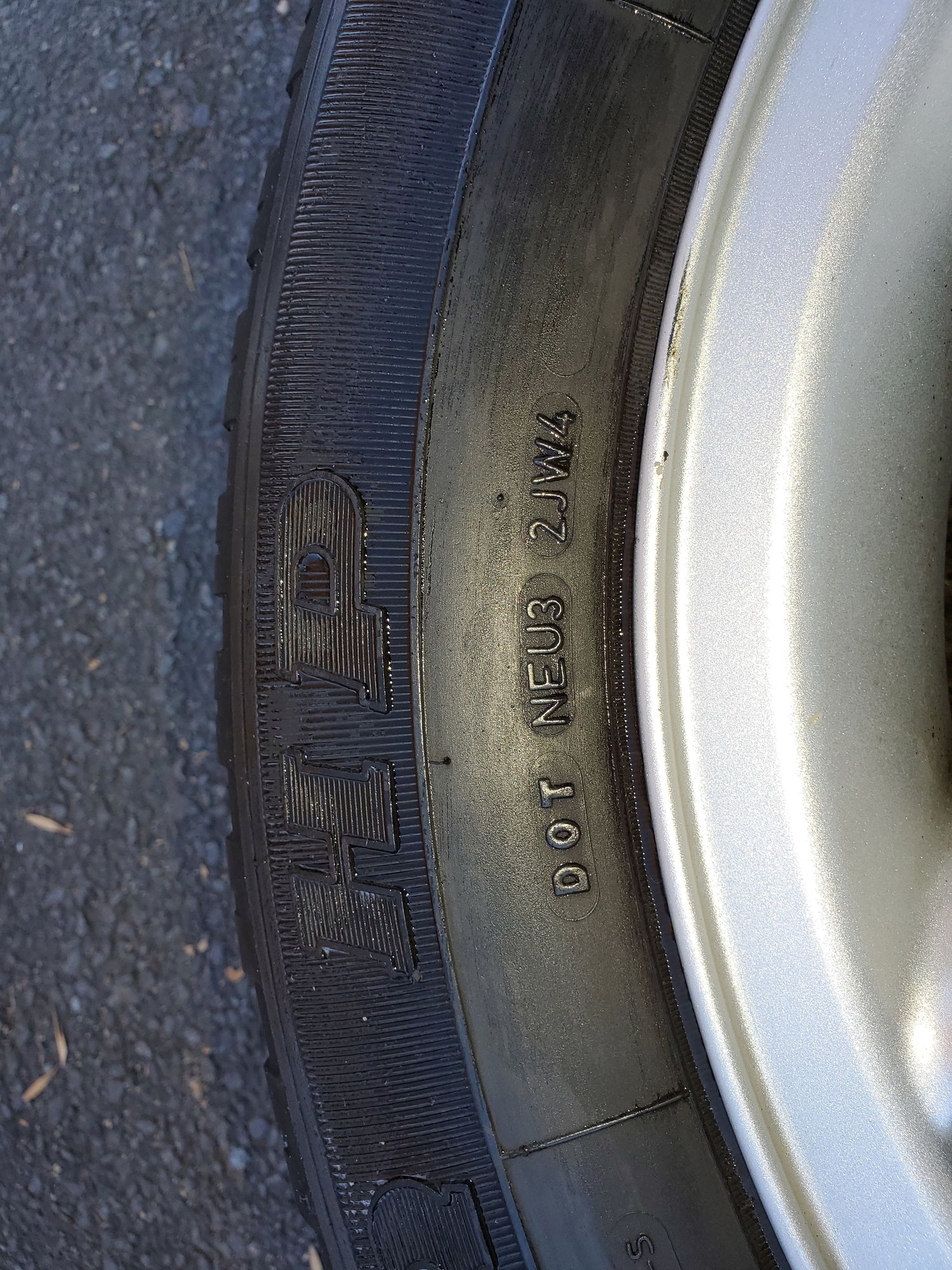 Wheels and Tires/Axles - Set of 5 Hurricane, Discovery 2 wheel - Used - -1 to 2024  All Models - Lawrence Township, NJ 08648, United States