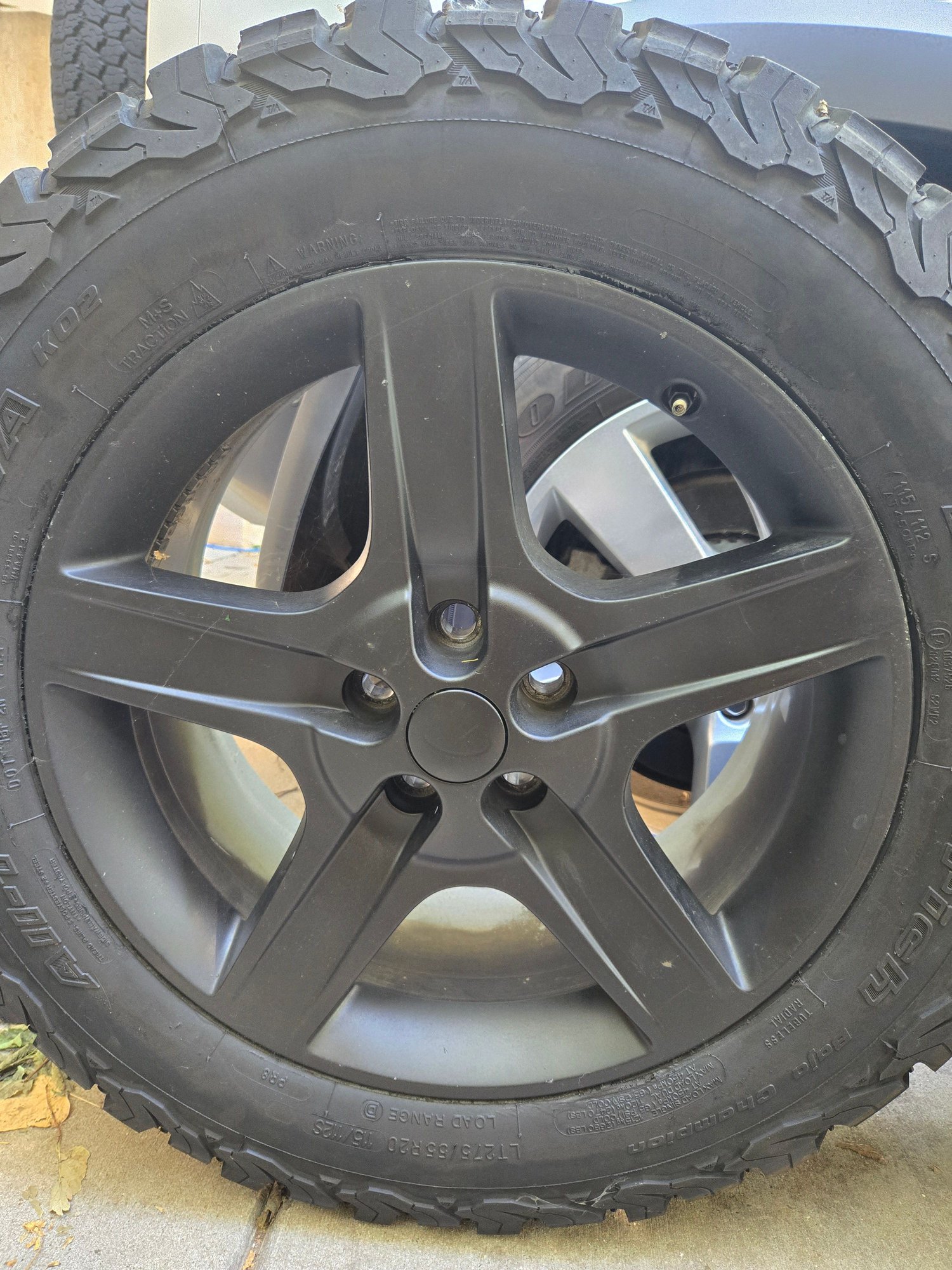 Wheels and Tires/Axles - Defender 20" wheels and KO2s (set of 5) - Used - All Years  All Models - Madison, WI 53726, United States
