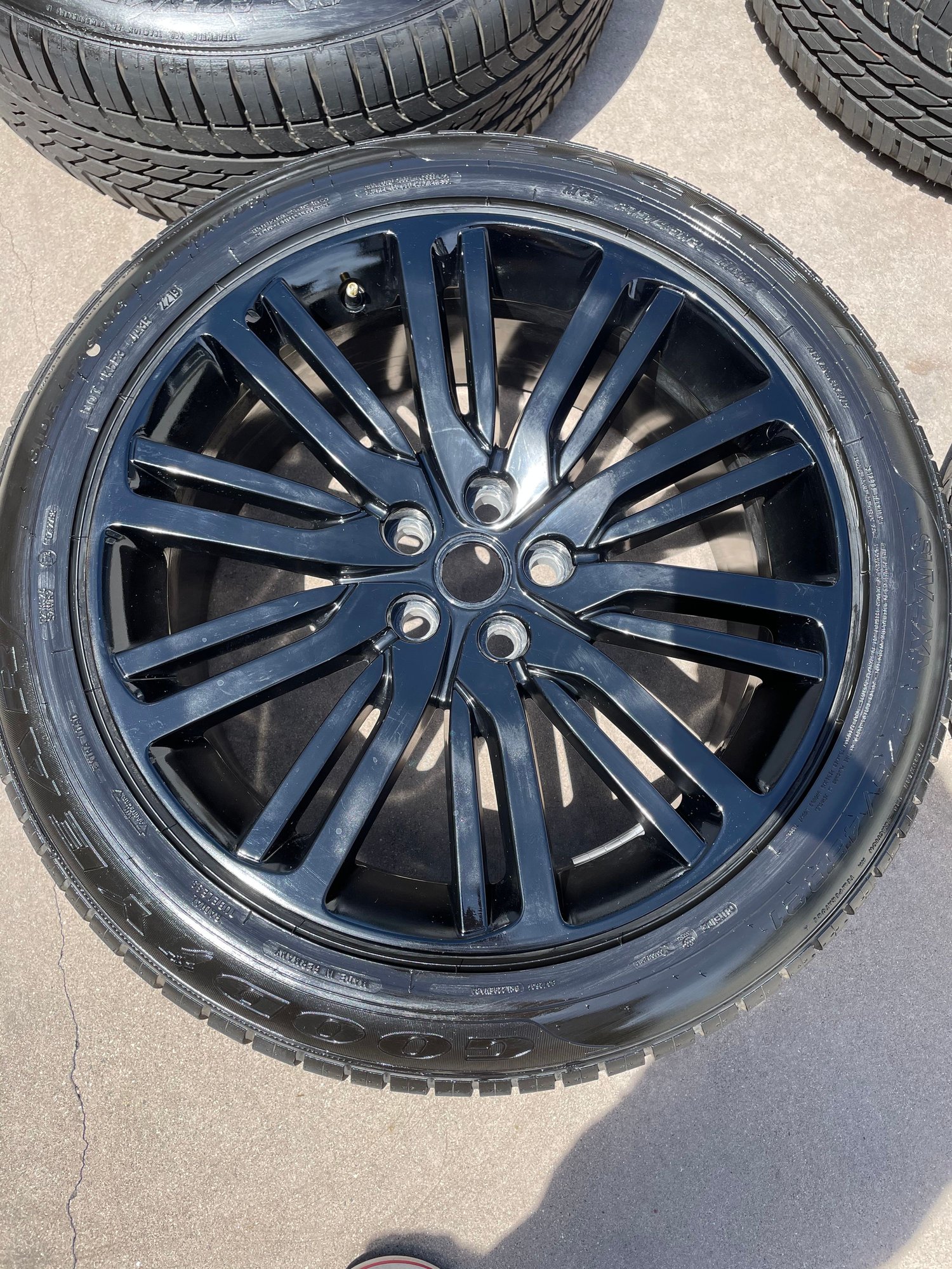 Wheels and Tires/Axles - RangeRover/Discovery model 1012 21″ 10 Spoke Black Wheels/tires - Used - 2018 to 2022 Land Rover Land Rover - Redondo Beach, CA 90278, United States