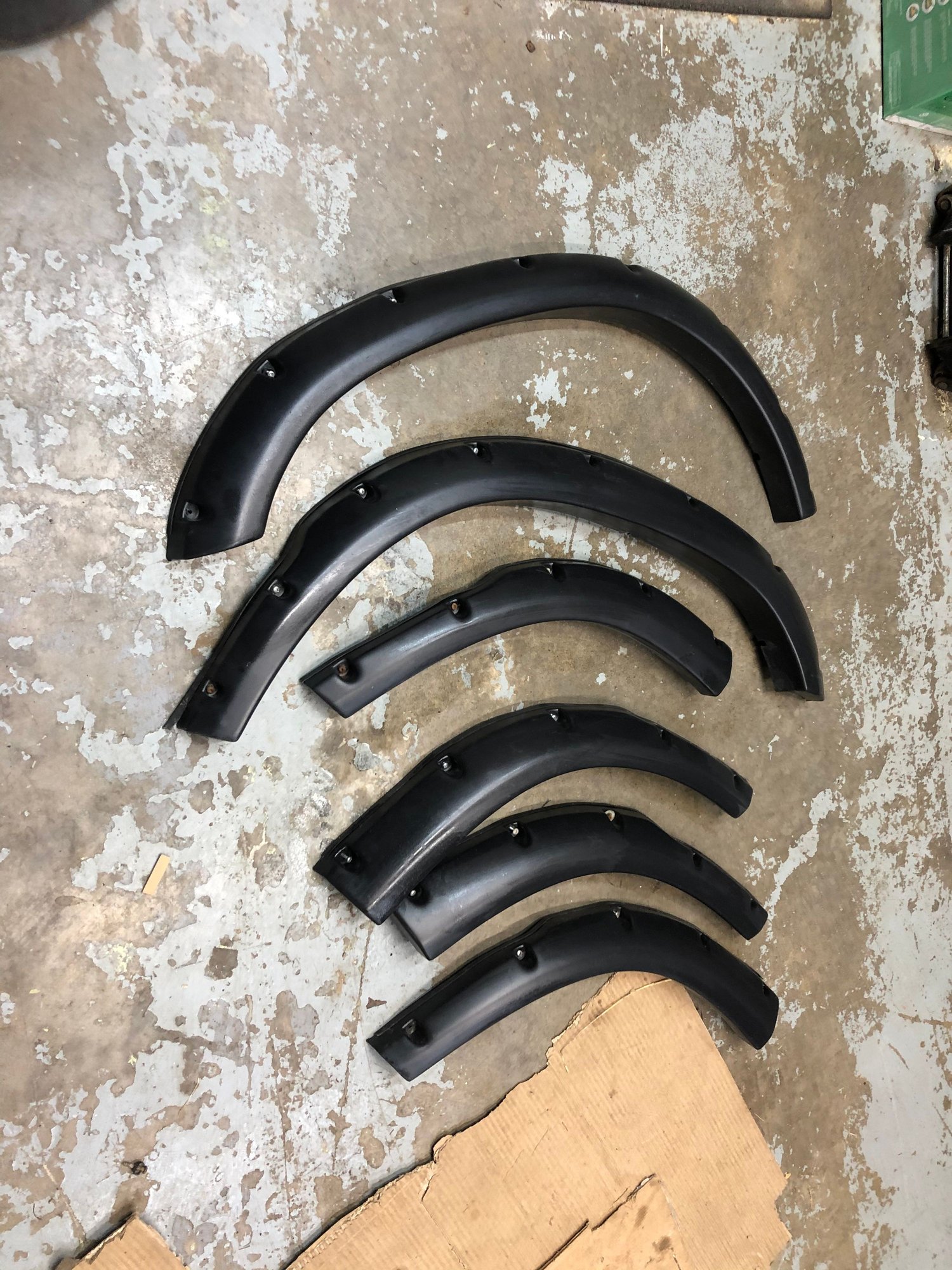 Exterior Body Parts - Fender flares disco 2 - Used - 1999 to 2004 Land Rover Discovery - Kitchener, ON N1R7J7, Canada