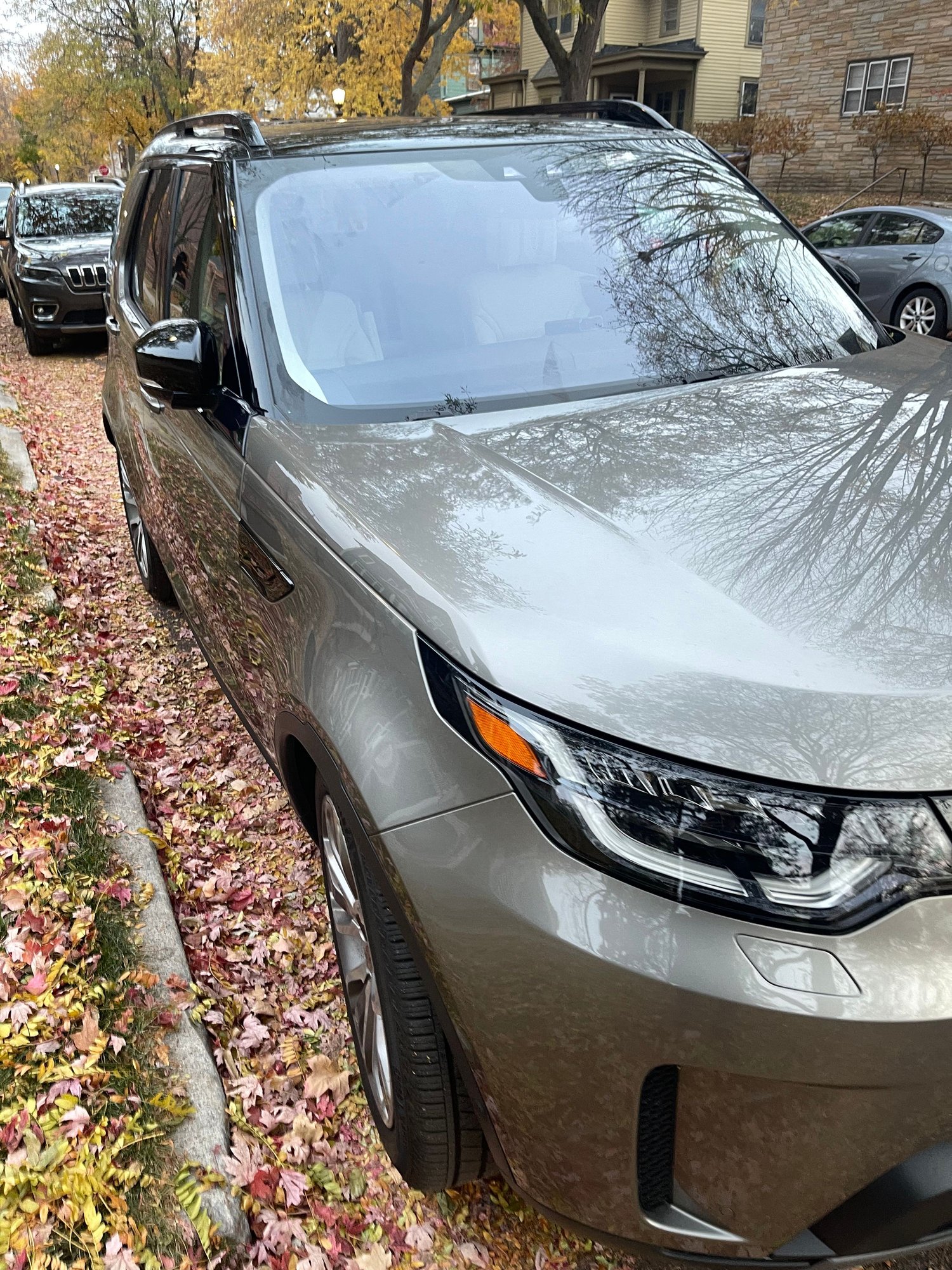 2019 Land Rover Discovery - 2019 Disco 5 TD6 HSE lux loaded - Used - VIN Salrt2rk7ka085617 - 44,000 Miles - 6 cyl - AWD - Automatic - SUV - Silver - Saint Paul, MN 55102, United States