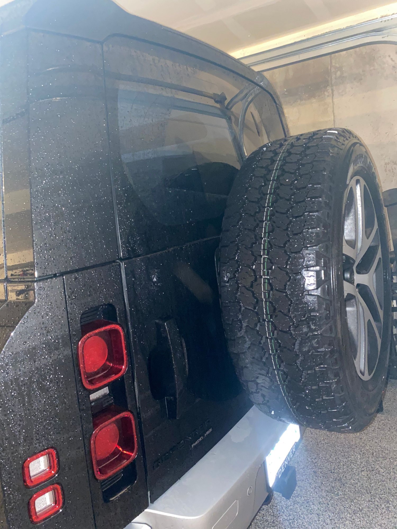 2020 Land Rover Defender - 2020 Landrover Defender HSE 110 - Used - VIN SALE9EEU8L2021474 - 20,600 Miles - 6 cyl - 4WD - Automatic - SUV - Black - Denver, CO 80228, United States