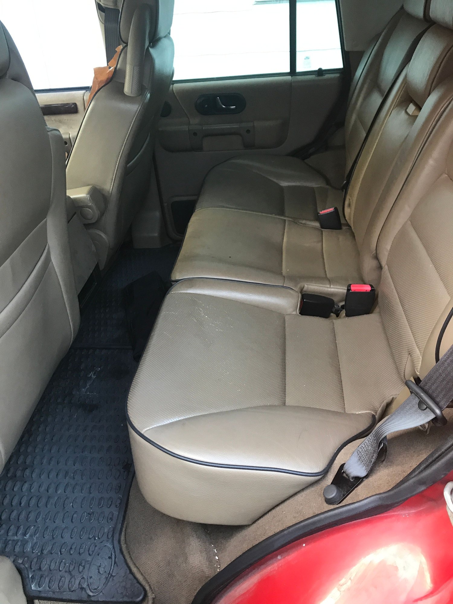 2000 Land Rover Discovery - 2000 & 2004 Discovery II for sale - Used - VIN SALTY1243YA260712 - 192,340 Miles - 8 cyl - 4WD - Automatic - SUV - Red - Auburn, PA 17922, United States