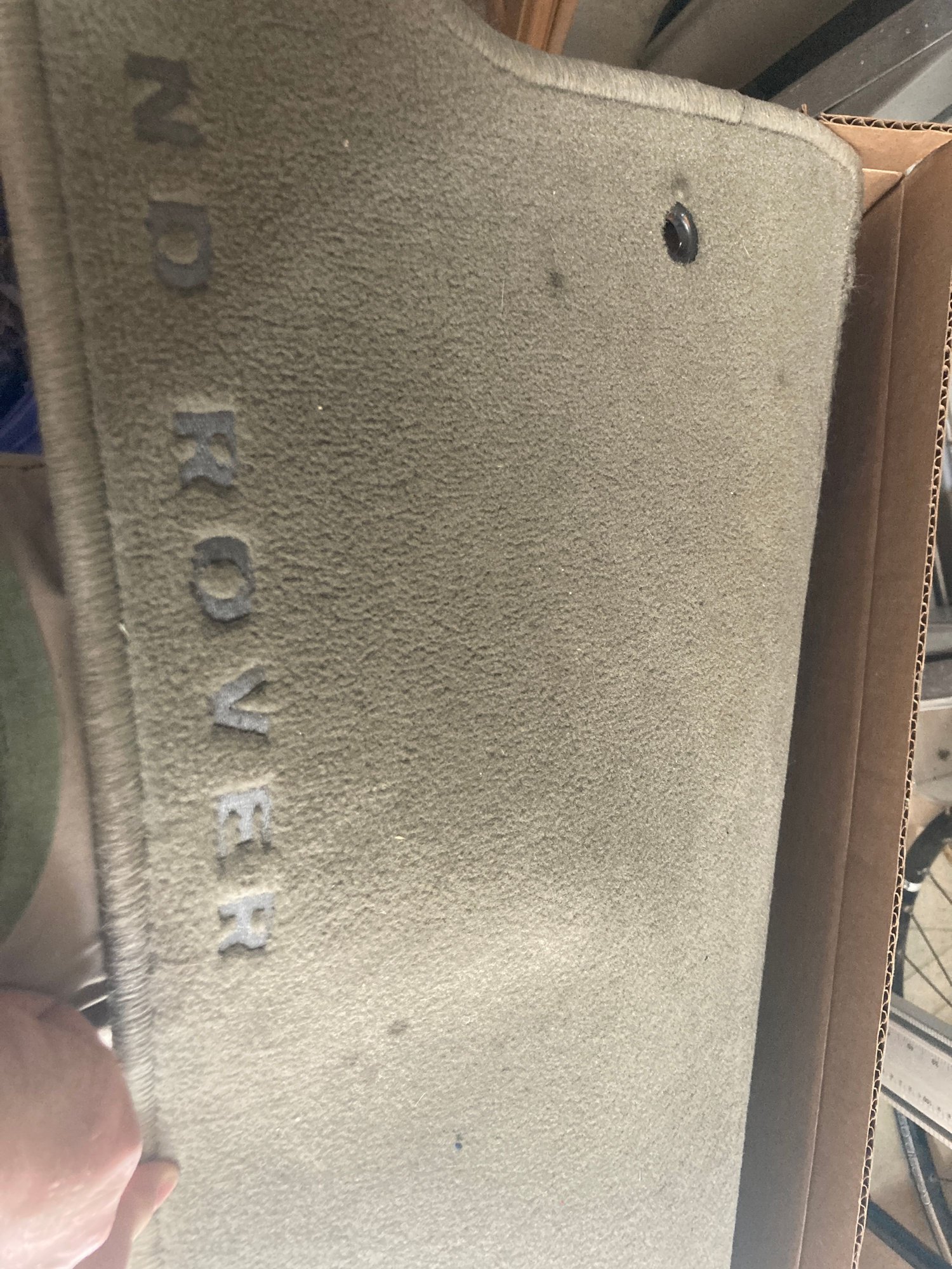 Interior/Upholstery - LR4 Original Carpet Set - Used - 2010 to 2013 Land Rover LR4 - St. Louis, MO 63117, United States