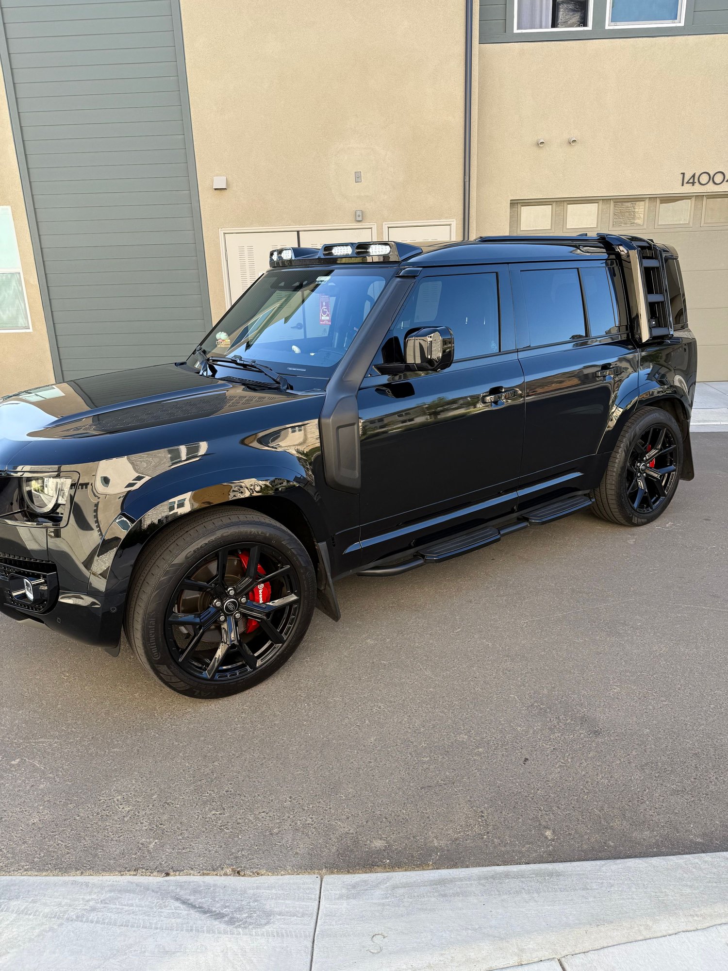 2022 Land Rover Defender - 2022 Land Rover Defender 110 • HSE Sport Utility 4D - Used - VIN SALE3ERU8N2087263 - 56,000 Miles - 6 cyl - AWD - Automatic - SUV - Black - San Diego, CA 92126, United States
