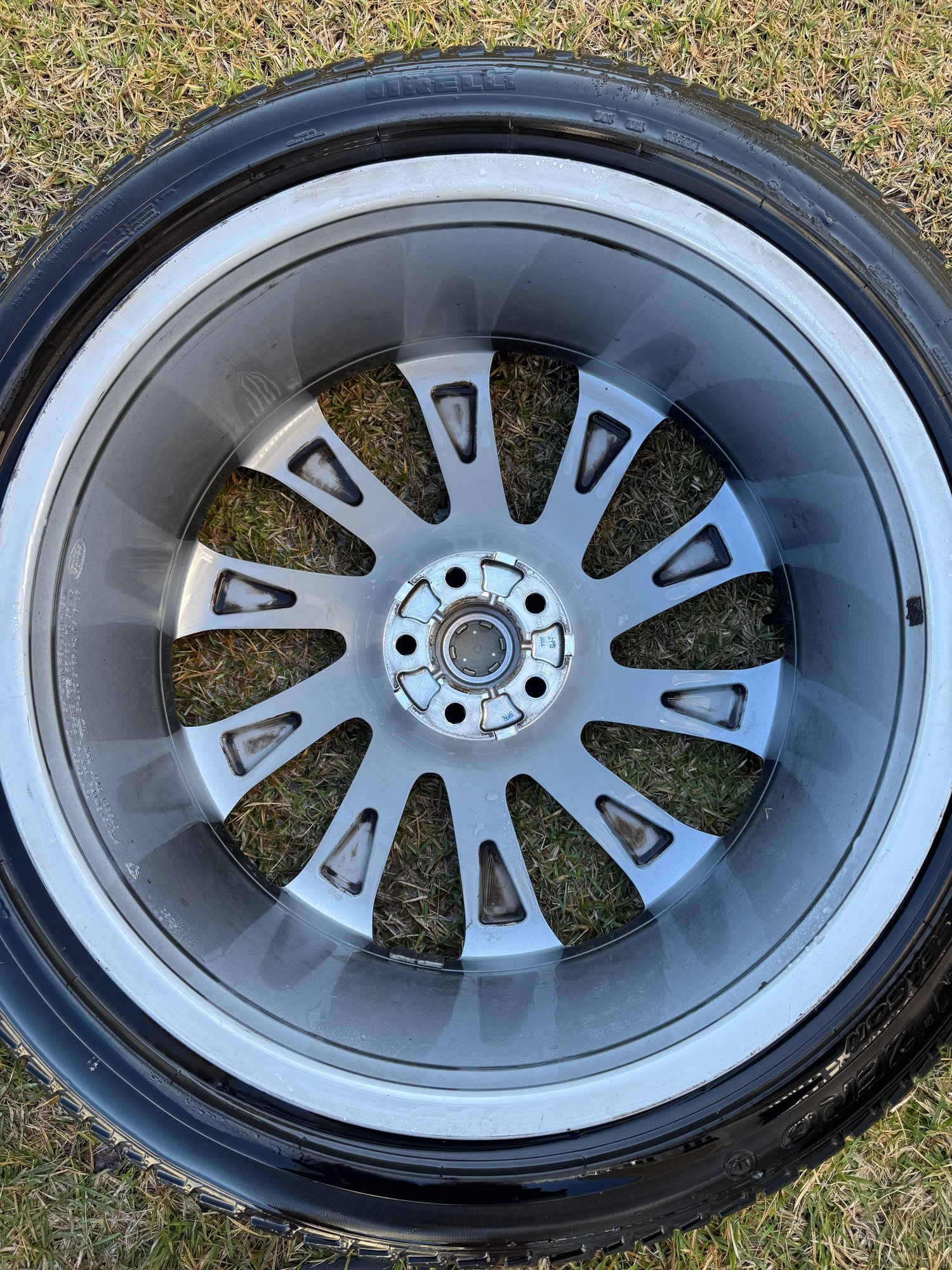 Wheels and Tires/Axles - 23” SV style 1079 wheels and tires - Used - 2010 to 2027 Land Rover All Models - Pensacola, FL 32507, United States