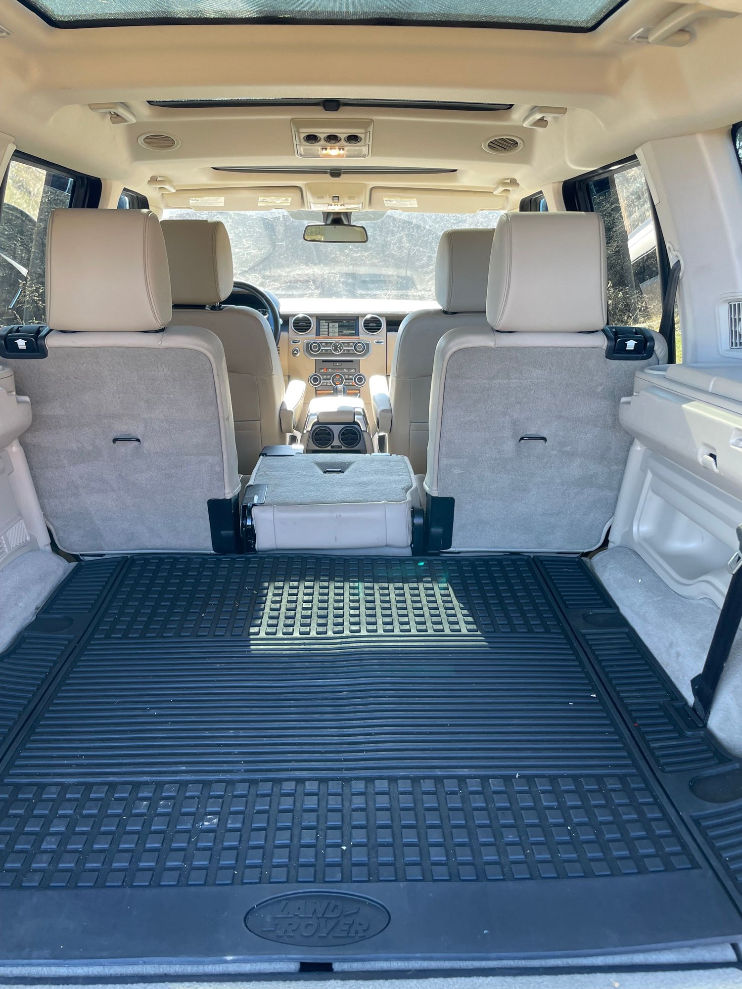 2013 Land Rover LR4 - Well Cared For 2013 Loire Blue L - Used - VIN SALFR2BG2DH365401 - 186,635 Miles - 8 cyl - AWD - Automatic - SUV - Blue - Pittsburgh, PA 15086, United States