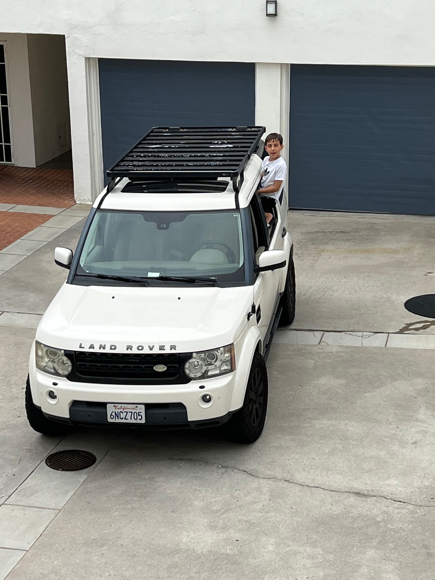 2010 Land Rover LR4 - Hate to give her up! V8 LR4 with upgrades - Used - VIN SALAG2D42AA522433 - 137,000 Miles - 8 cyl - 4WD - Automatic - SUV - White - Solana Beach, CA 92075, United States