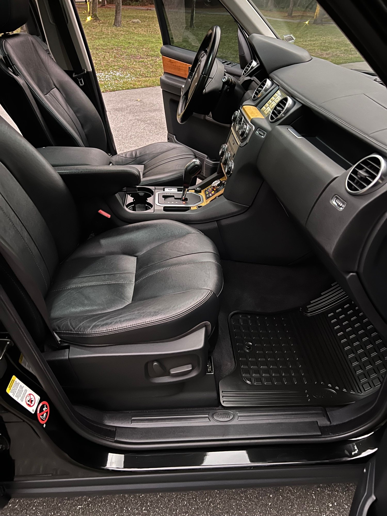 2012 Land Rover LR4 - Clean 2012 LR4 HSE - Used - VIN SALAG2D4XCA622279 - 106,800 Miles - 8 cyl - 4WD - Automatic - SUV - Black - Daytona Beach, FL 32174, United States