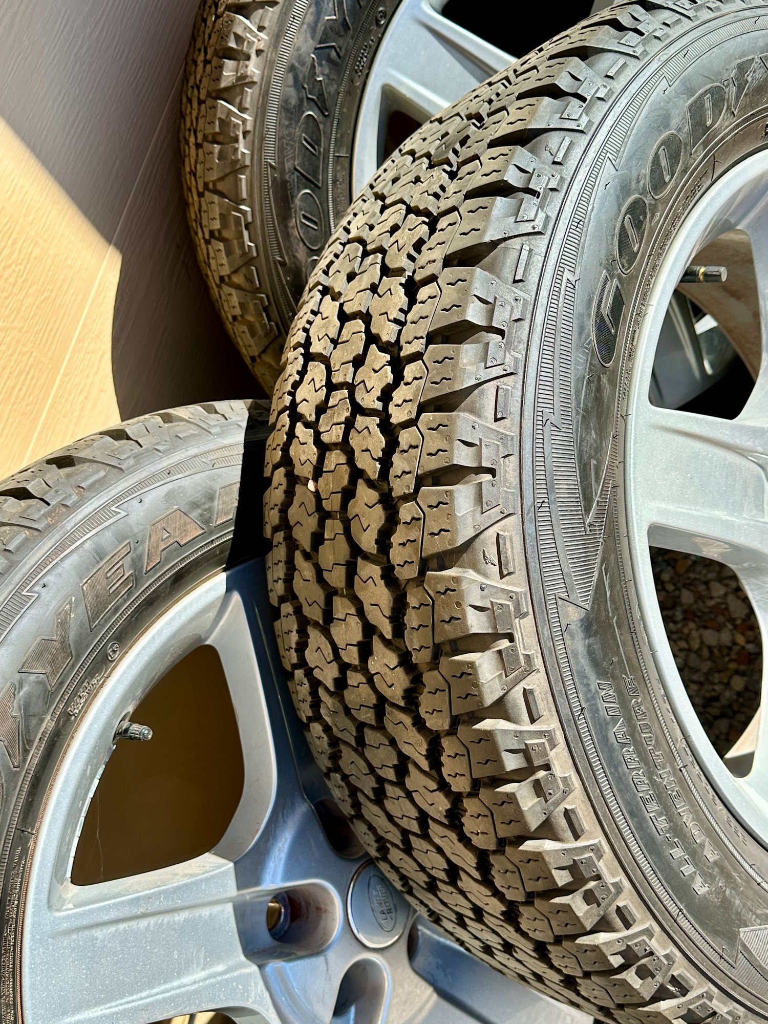 Wheels and Tires/Axles - Nearly New - 5 Land Rover 5094 20" Wheels with GoodYear Adventure A/T 255/60/20 tires - Used - 2020 to 2023 Land Rover Defender 110 - Tijeras, NM 87059, United States