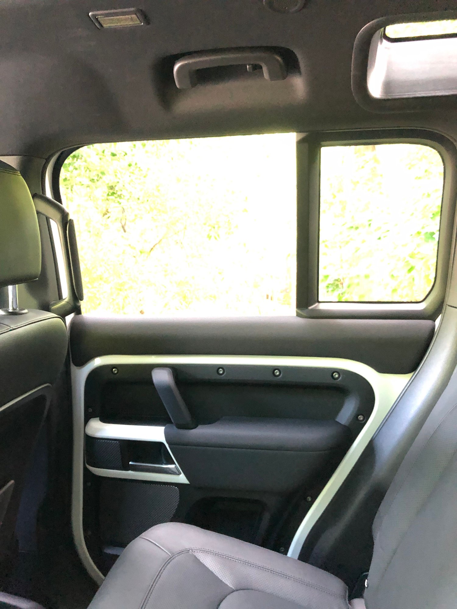 2023 Land Rover Defender - 2023 Land Rover Defender 30th anniversary for sale! - Used - VIN salej7ex3p2113336 - 14,500 Miles - 4 cyl - 4WD - Automatic - SUV - White - Rochester Hills, MI 48309, United States