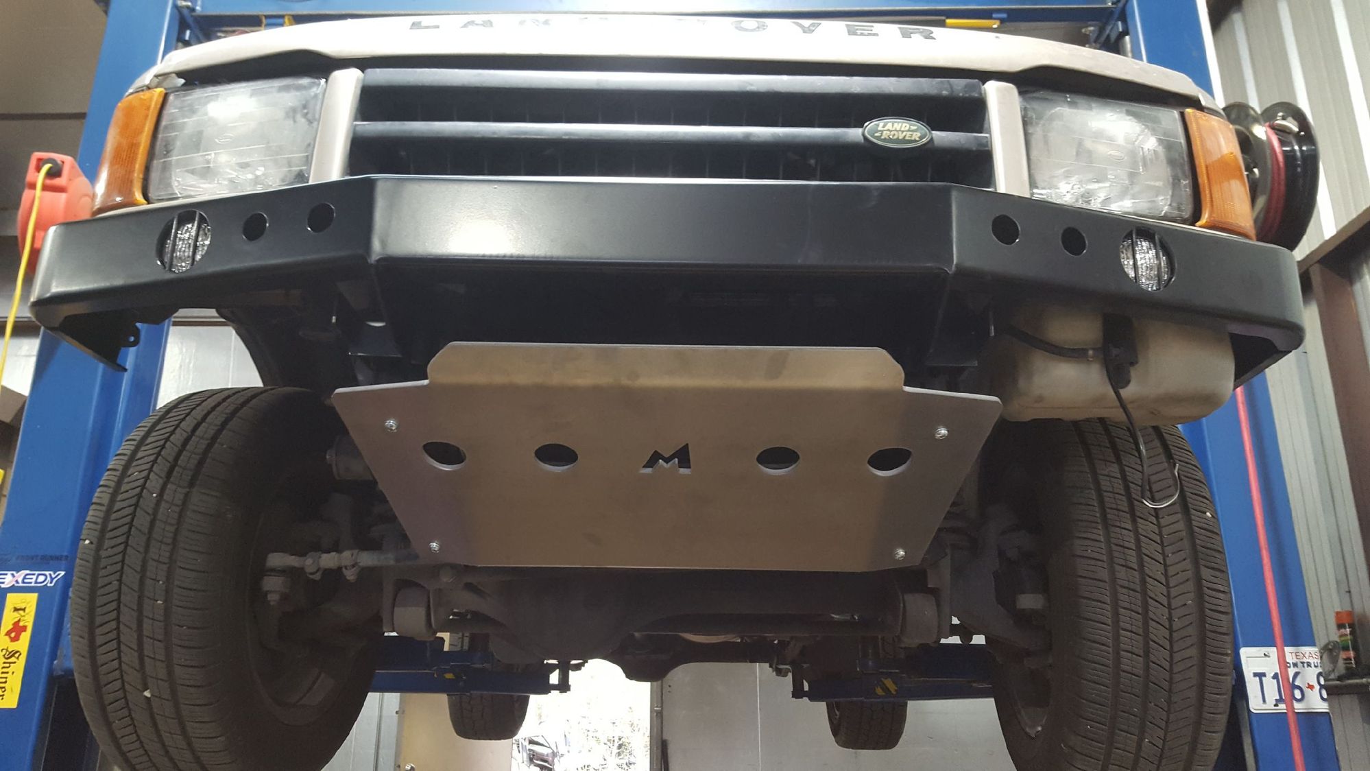 2002 Land Rover Discovery - Survivor 2002 Discovery SE II on frame restorations - Used - VIN SALTY12412A742781 - 241,174 Miles - 8 cyl - AWD - Automatic - SUV - White - Sugar Land, TX 77496, United States