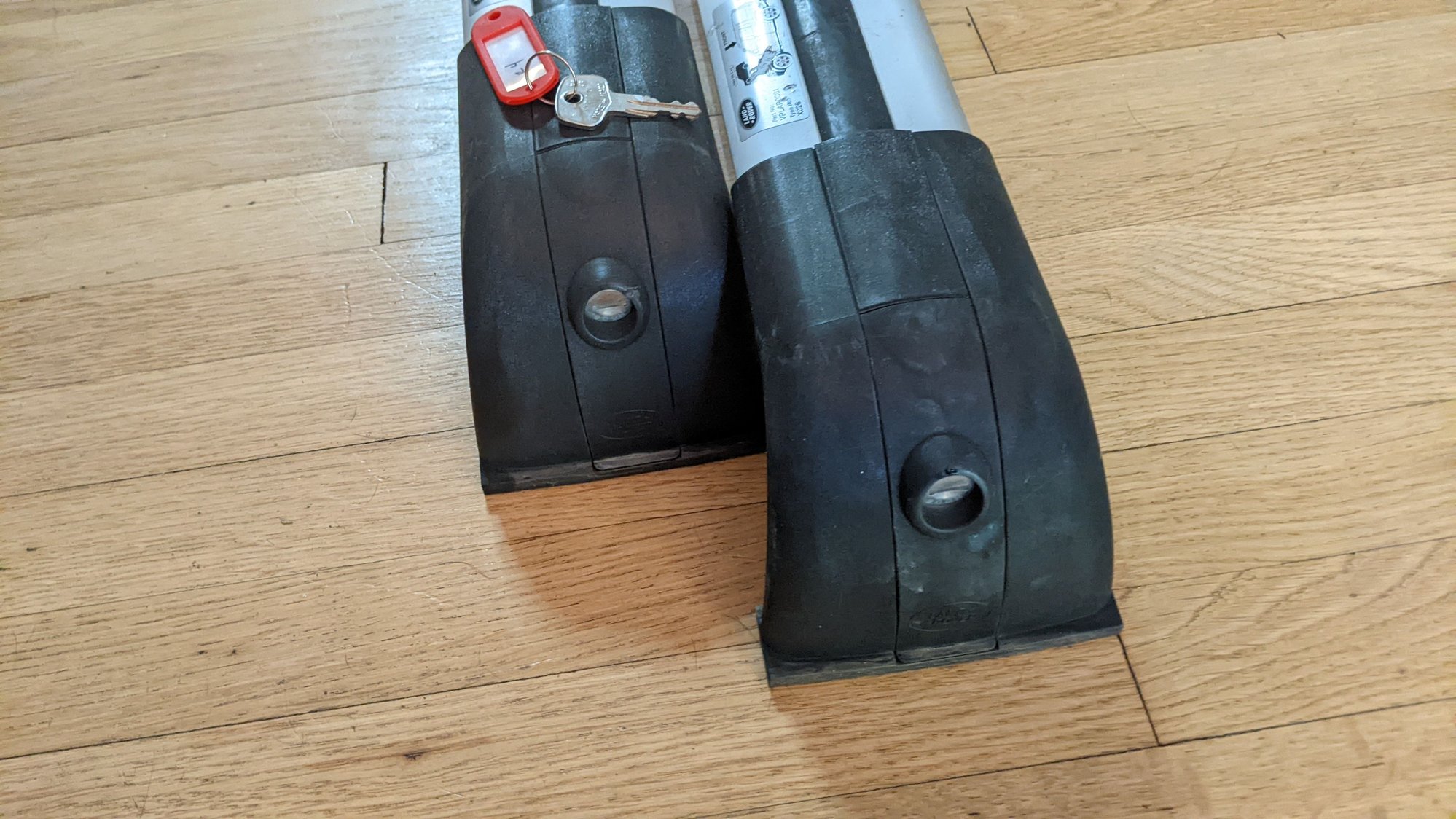 Exterior Body Parts - VPLAR0001 LR3/LR4 cross bars $260+ - Used - 2005 to 2016 Land Rover LR4 - Azusa, CA 91702, United States