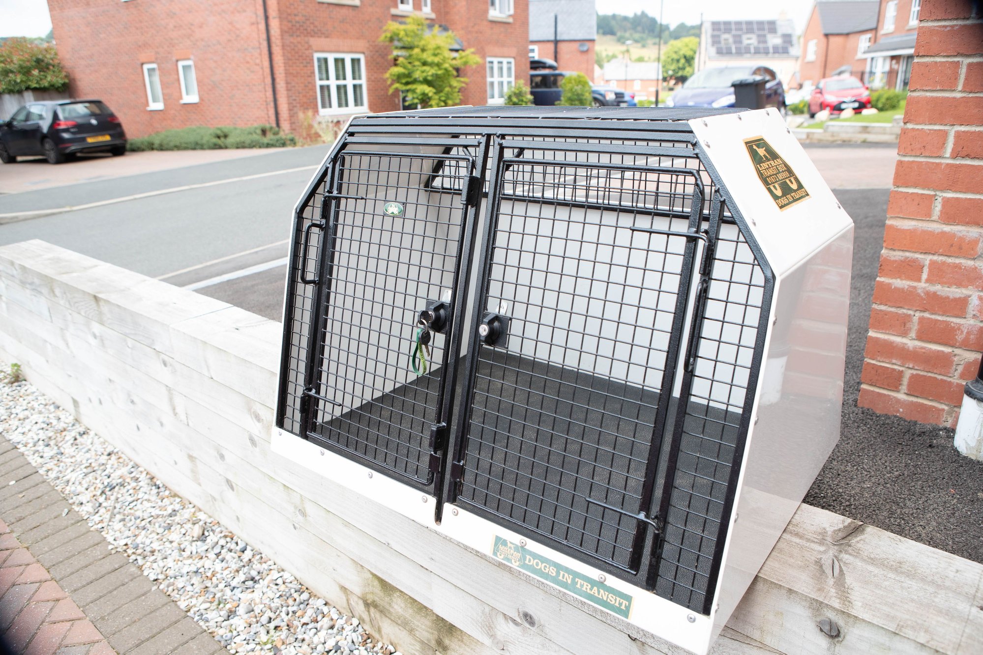 Accessories - Evoque purpose made dog cage - Used - All Years  All Models - Matlock DE4 5P, United Kingdom