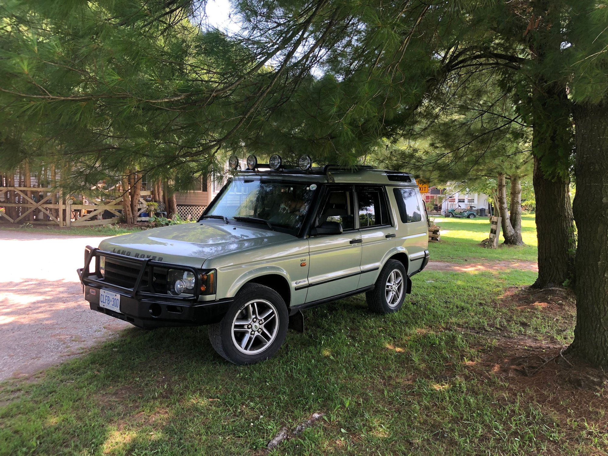 2004 Land Rover Discovery - 2004 discovery - Used - VIN SALTW19404A842448 - 71,000 Miles - 8 cyl - 4WD - Automatic - SUV - Other - Cambridge, ON N1R7J7, Canada