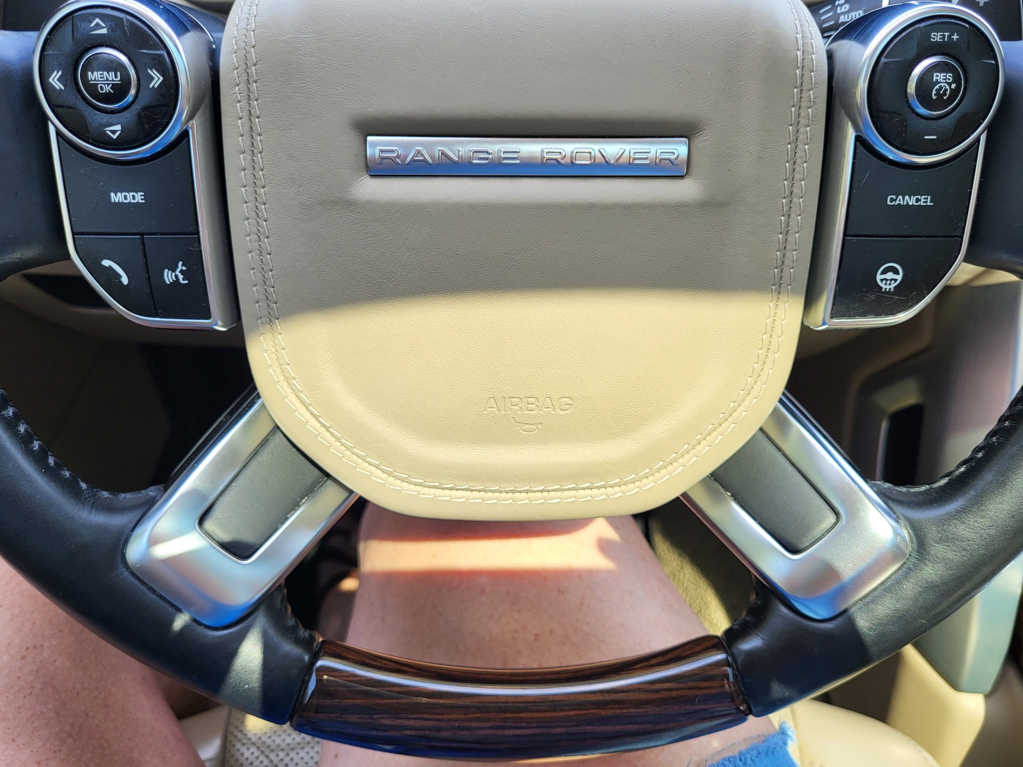 2014 Land Rover Range Rover - 2014 Supercharged with all the options of an Autobiography. - Used - VIN SALGS2EF1EA149934 - 129,000 Miles - 8 cyl - 4WD - Automatic - White - Lawrence, KS 66046, United States