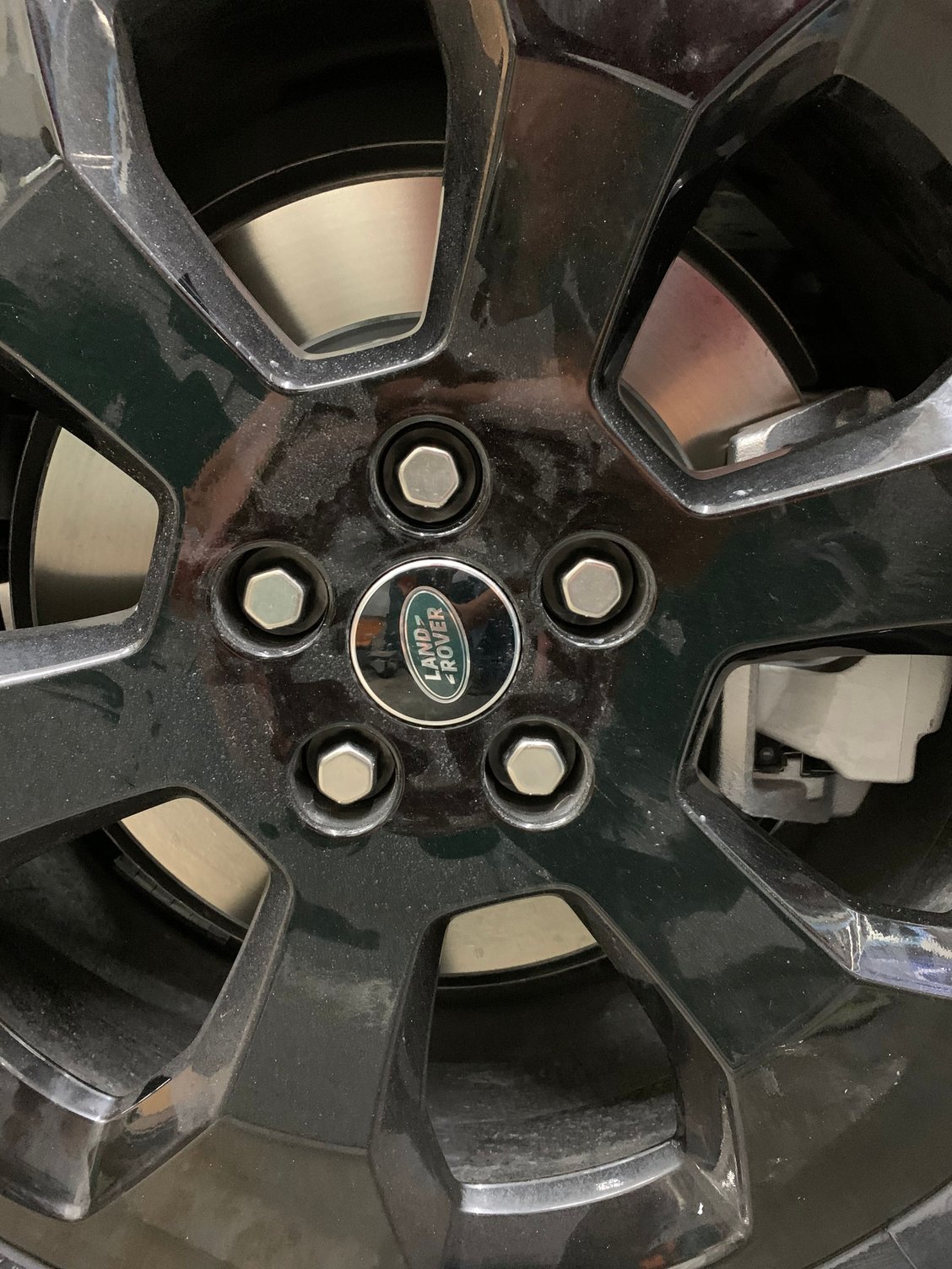 No locking lug nuts on 2021 Defender 90? Land Rover Forums Land