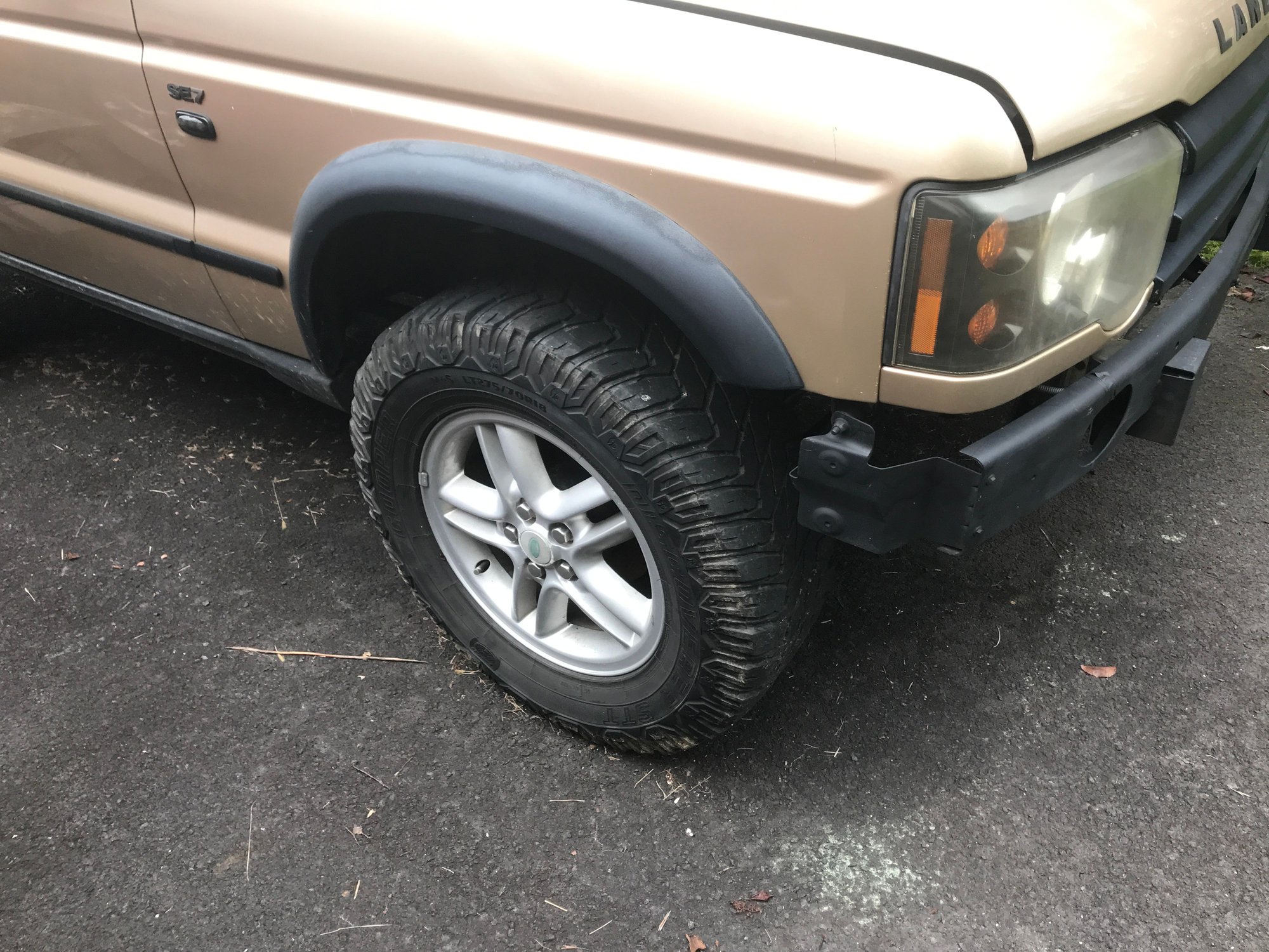 2000 Land Rover Discovery - 2000 & 2004 Discovery II for sale - Used - VIN SALTY1243YA260712 - 192,340 Miles - 8 cyl - 4WD - Automatic - SUV - Red - Auburn, PA 17922, United States