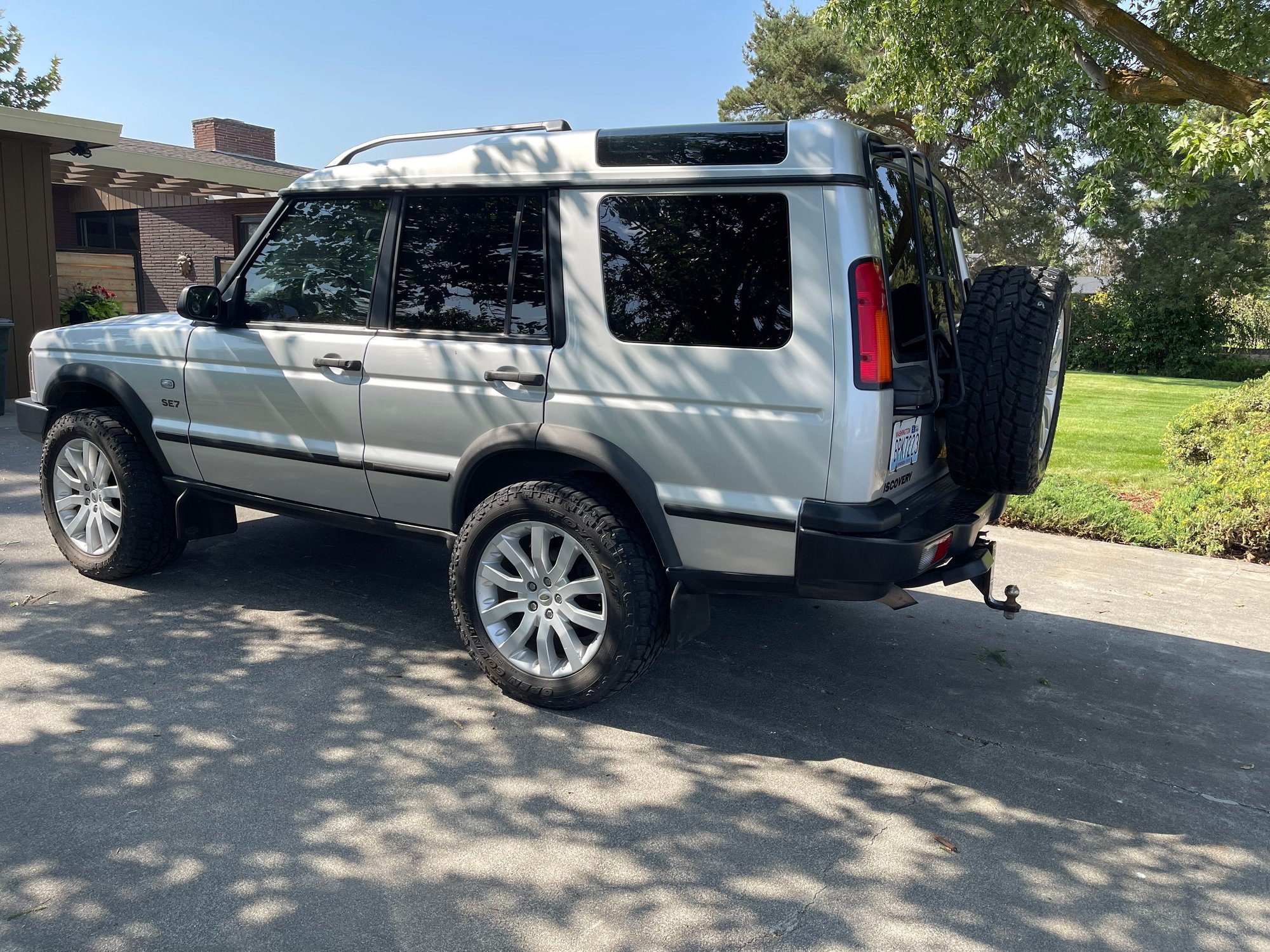 2003 Land Rover Discovery - Awesome lifted Disco - Used - VIN SALTW16473A772885 - 160,000 Miles - 8 cyl - 4WD - Automatic - SUV - Silver - Moses Lake, WA 98837, United States
